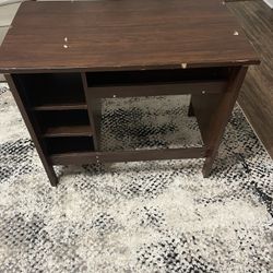 Small Computer Desk (free)