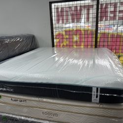KING SIZE TEMPURPEDIC PROADAPT (MEDIUM) HYBRID MATTRESS & BOX SPRINGS BED SET