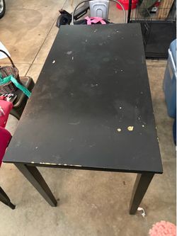 Dining table (For Free)