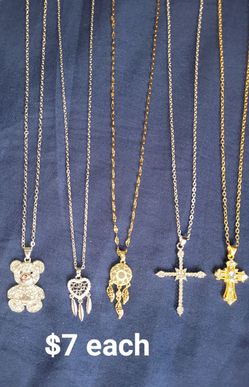 Necklace. Cadena. Teddy Bear, Heart, Dreamcatcher.  Gold Color Cross. Silver Color Cross. Rhinestones. Osito. Cruz. Fashion Jewelry
