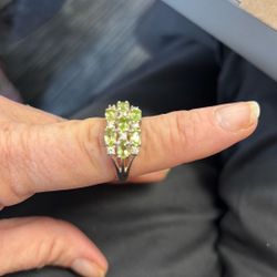 peridot and cz sterling silver sz 8 ring
