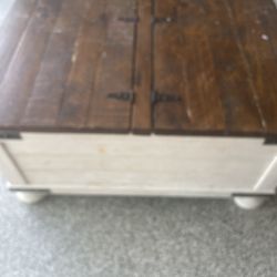 Distressed Solid Wood Farmhouse Storage Chest / Coffee Table (Rustic Boutique Style) 