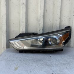 2017 2018 2019 Hyundai Ioniq Headlight Headlamp Left Driver Side LH used Original OEM (CHIPPED LENS)