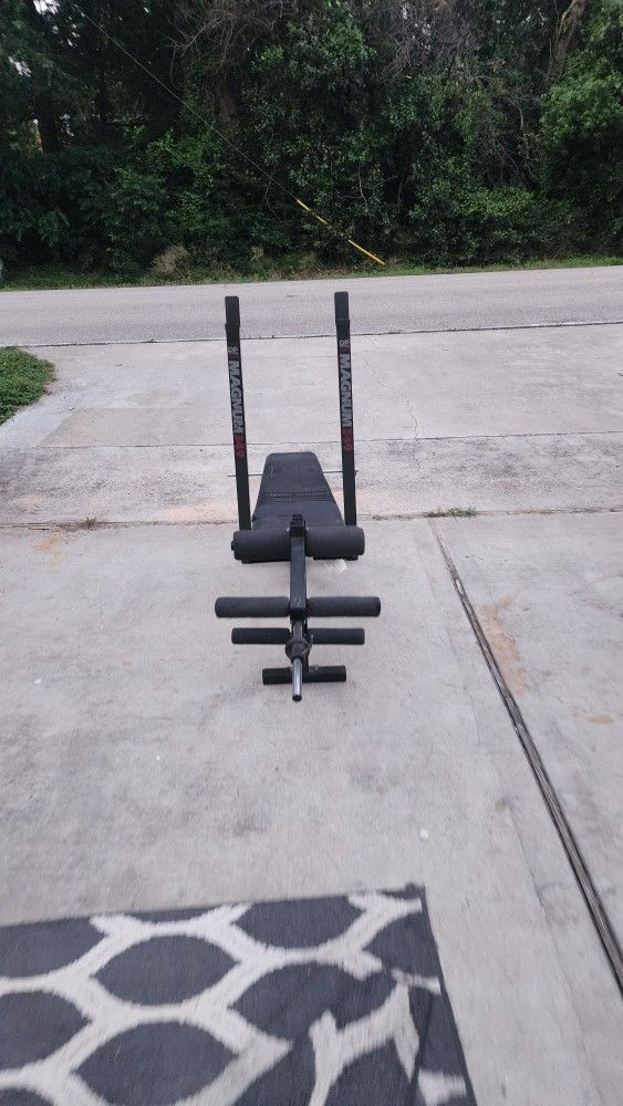 Weight Bench 