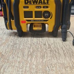 DEWALT
20V MAX Cordless Electric Portable Inflator