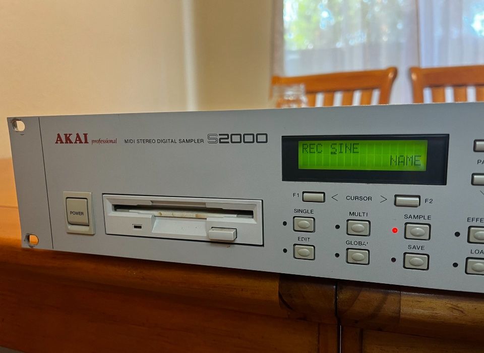 Akai S2000 Sampler