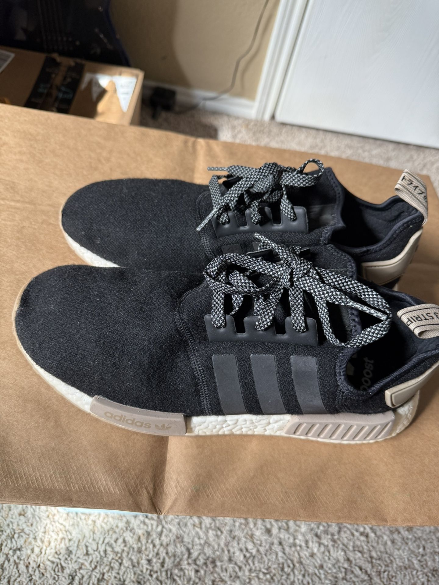 Men’s Adidas NMD R1 Size 11