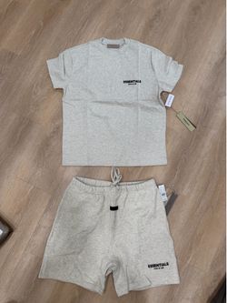 Essentials Fear of God Light Oatmeal Set (T-Shirt + Shorts) Size Medium & XL – Brand New