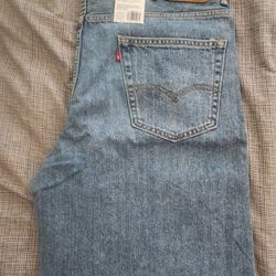 Levis 550