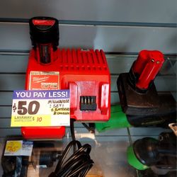 MILWAUKEE BATTERY CHARGER SET