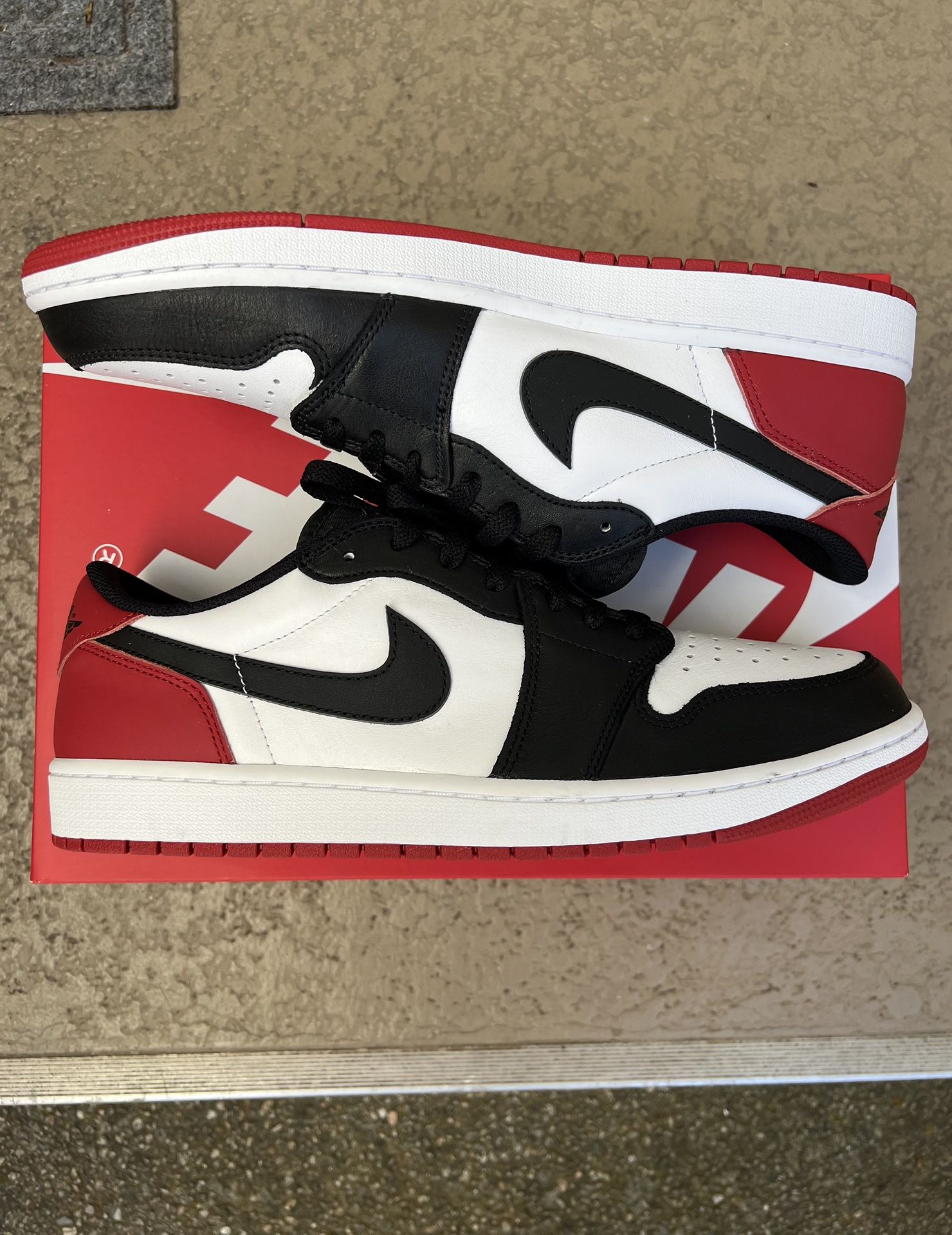 Jordan 1 low og “black toe” size 13