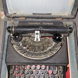 Remington 1938 Type writer Leather Case .