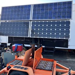 Solar Generator With 4 Solar Panels On A trailer