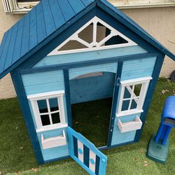 Wooden Toddler Playhouse - Delivery for a Fee - See My Other Items 😄