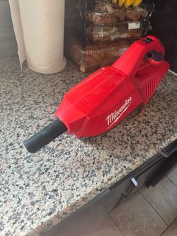 Milwaukee handheld vacuum