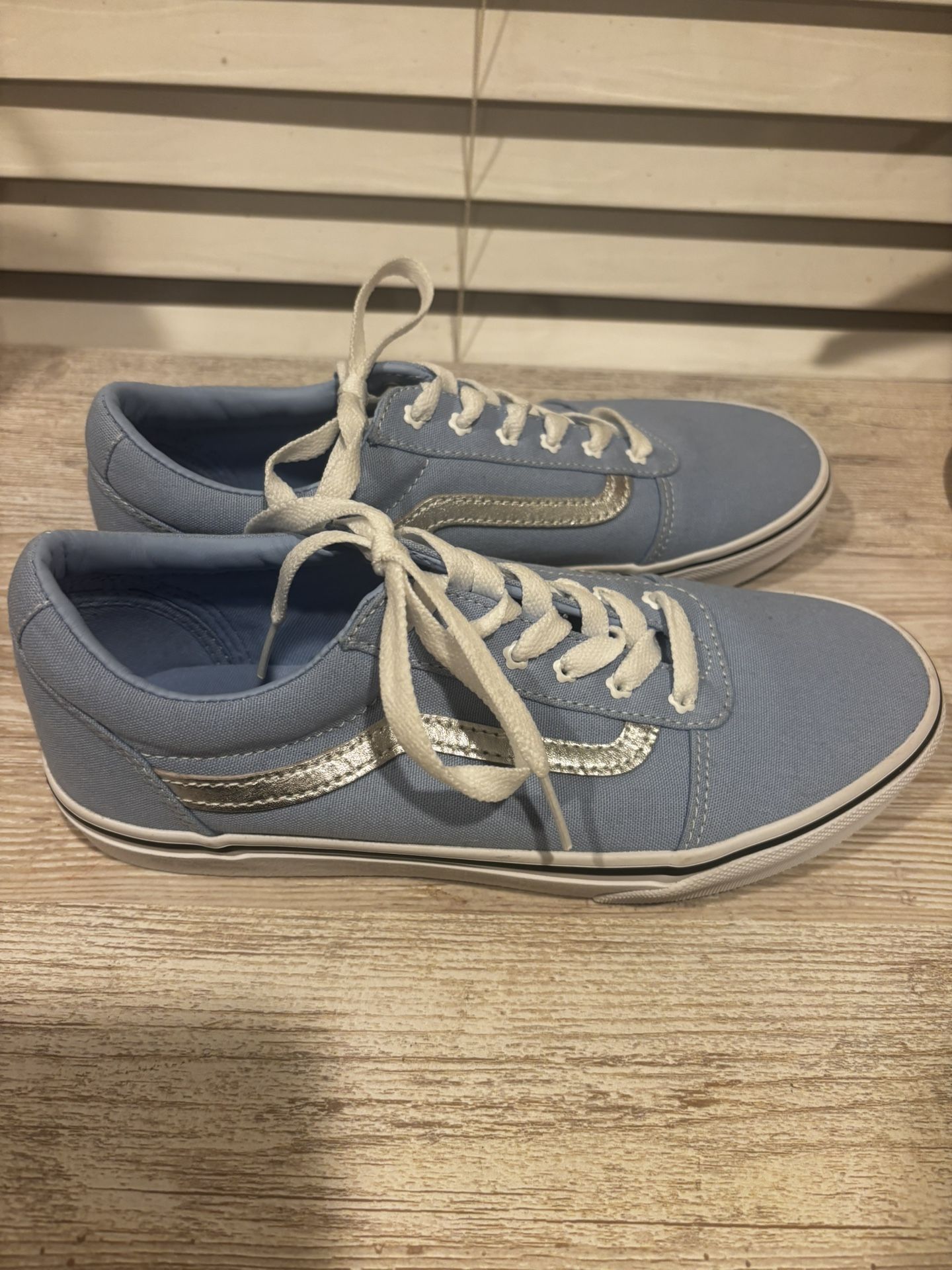 Girls/womens Vans