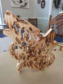 Handcrafted Wood Howling Wolf Fretwork Freestanding Natural Finish 5 X 7 in