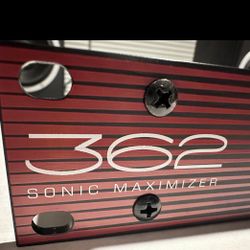 BBE 362 Sonic Maximizer 2000s - Black and Red