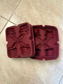 Snake ice molder