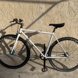 white fixie bike