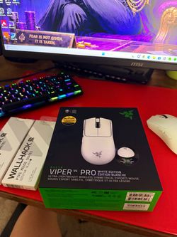 Razer Viper V4 Pro Wireless Mouse – White – Like New