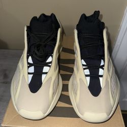 Yeezy 700 V3 