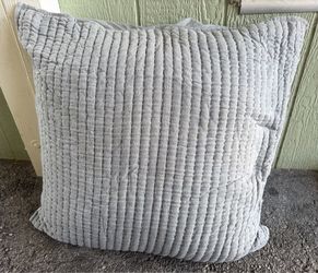 Free decorative pillow