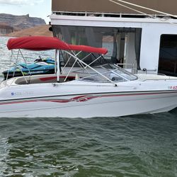 Super Clean 24’ Four Winns Boat!