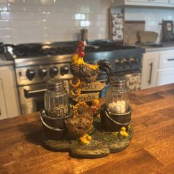 Chicken Salt & pepper Dispenser