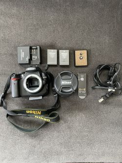 Nikon D5000 with Lens