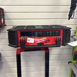 Milwaukee Tool Box/radio 