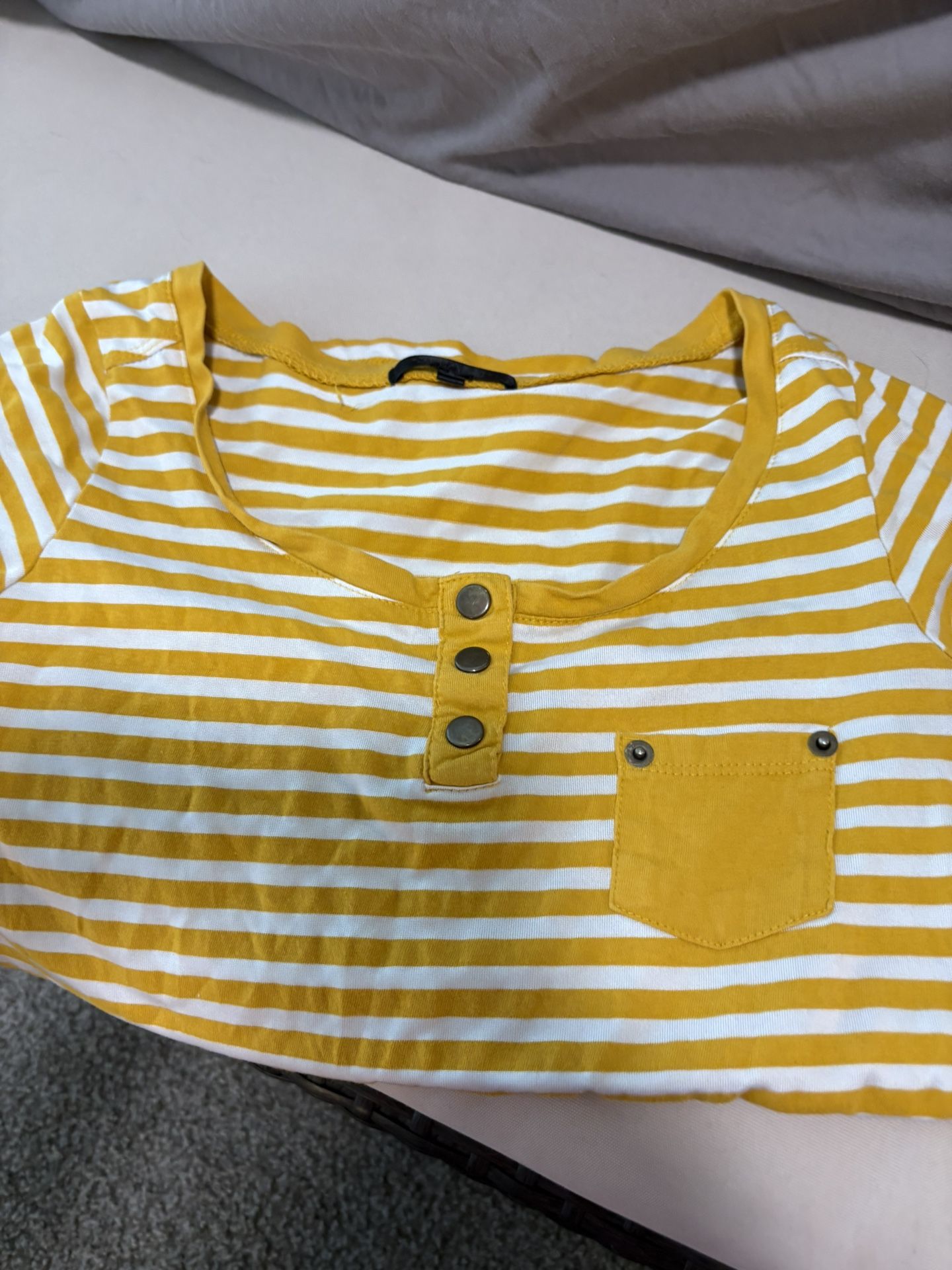 Lot of Woman’s / girl’s clothing
