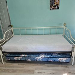 Metal Daybed With Trundle Comes With Everything 