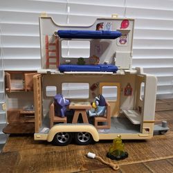 Bluey Caravan Adventure Playset
