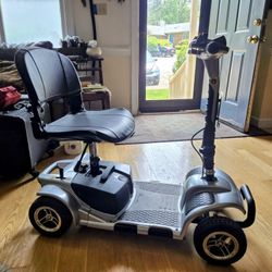 Like New VOCIC Motor Scooter 