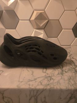 Yezzy foam runners