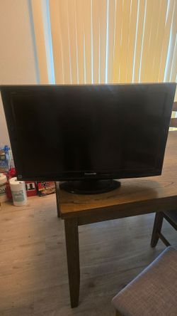 Panasonic Viera 32" LCD TV — As-Is / Parts or Repair