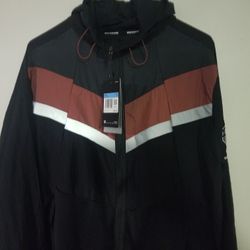 NIKE RUN WILD NWT SIZE M 