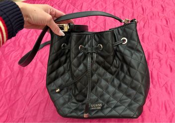 Guess purse .