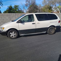 1998 Toyota Sienna