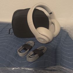 Beats Studio Pro Wireless Headphones — Sandstone