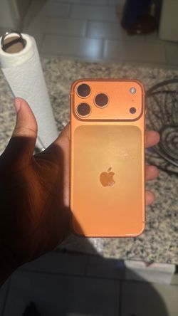 17 pro max 256gb unlocked cracked screen