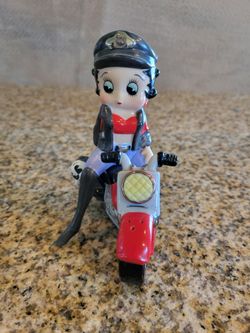 Bikin' Betty Boop Salt & Pepper Shakers