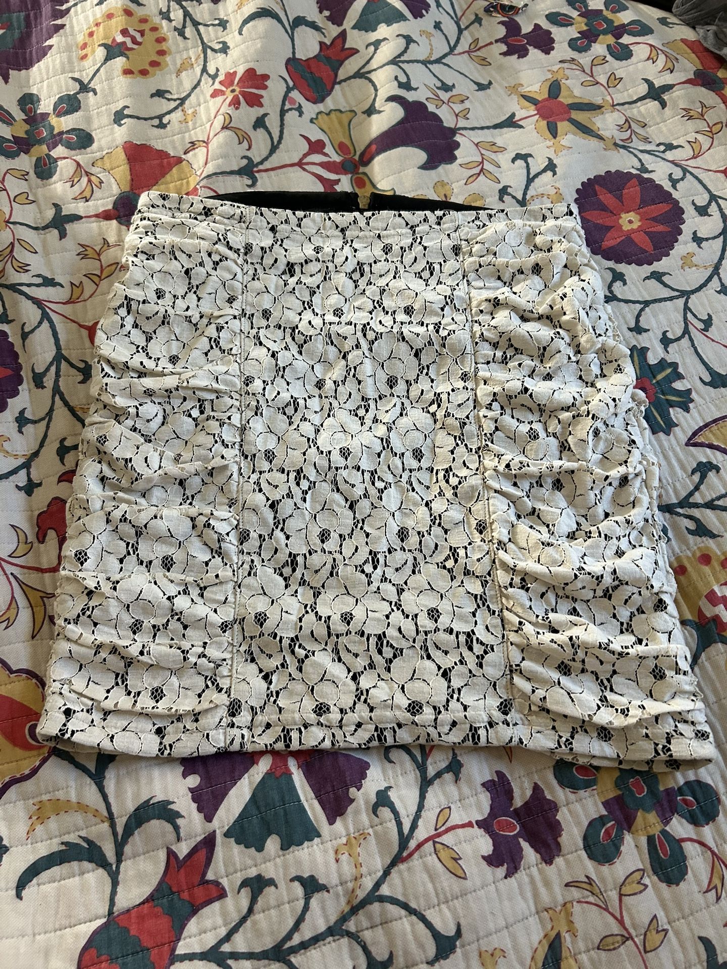 Super Cute Lace Skirt!!! Size 9
