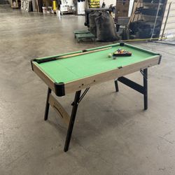 KIDS POOL TABLE. 