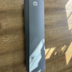 Manduka 6mm Yoga Mat & Cleaning Spray
