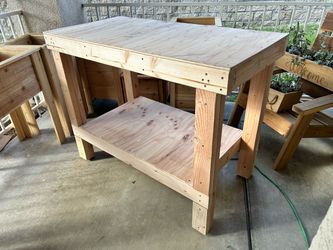 Work Benches 🛠️🪚🪛🔧
