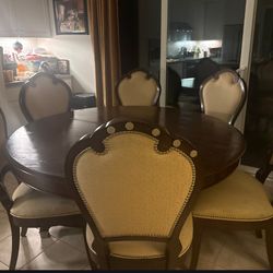 Large Beautiful Dinning Room Table and Chairs
