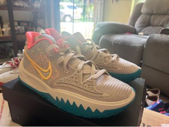 Nike Kyrie Low 4 N7 Size: 10
