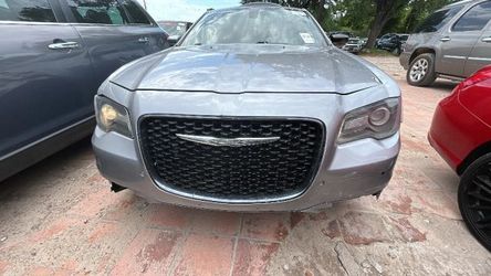 2018 Chrysler 300